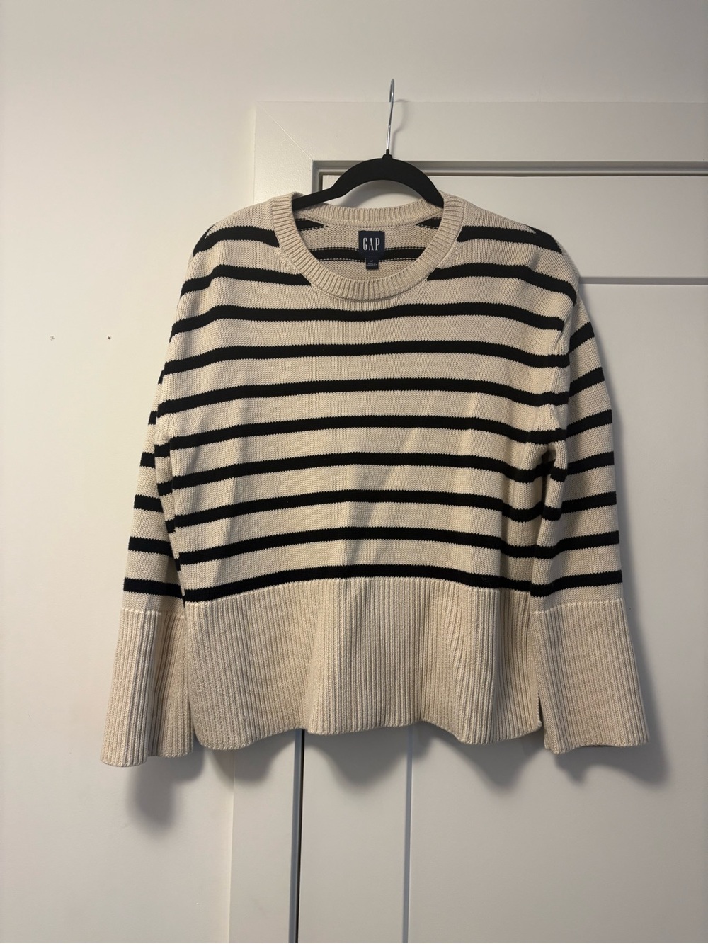 GAP Womens Cream and Black Striped Crewneck 100% Cotton Sweater